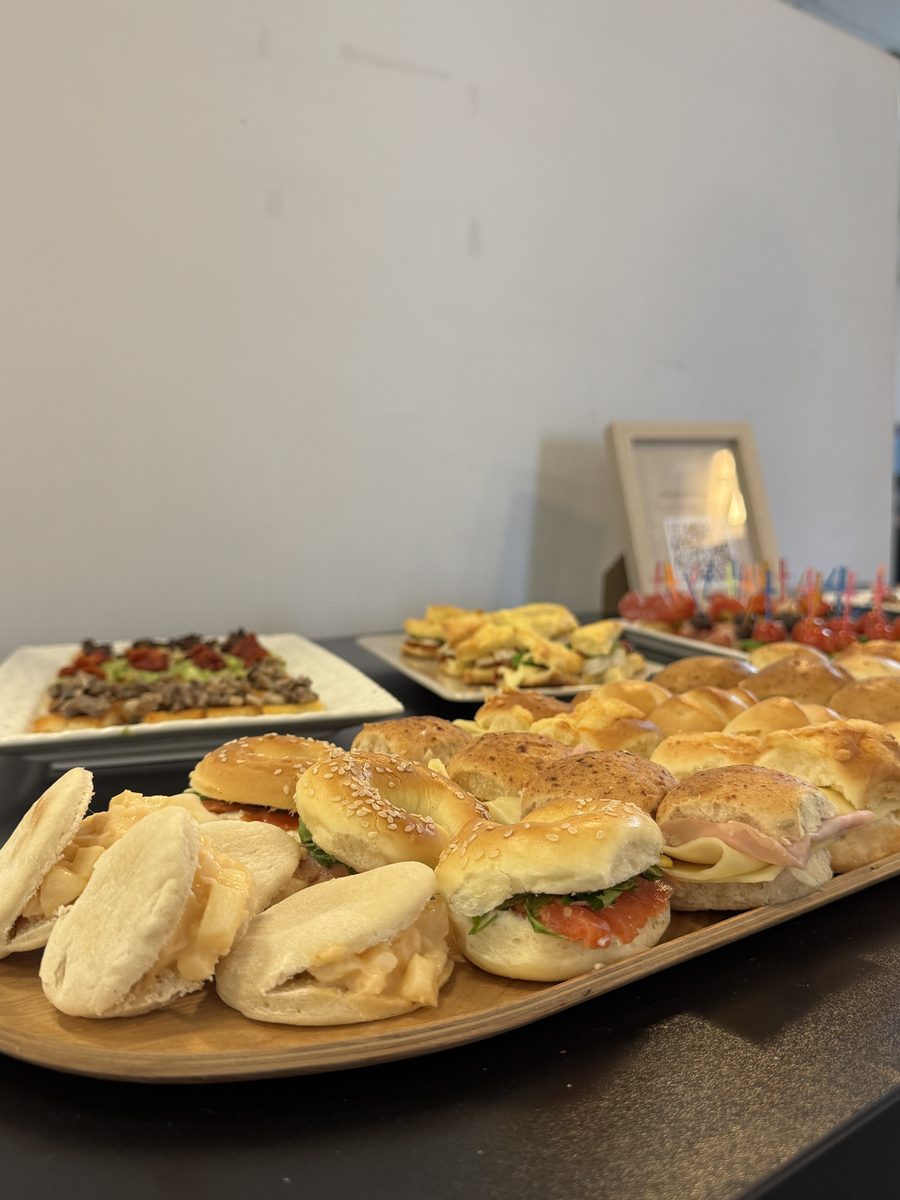 Tabla de sándwiches y bagels de ATF