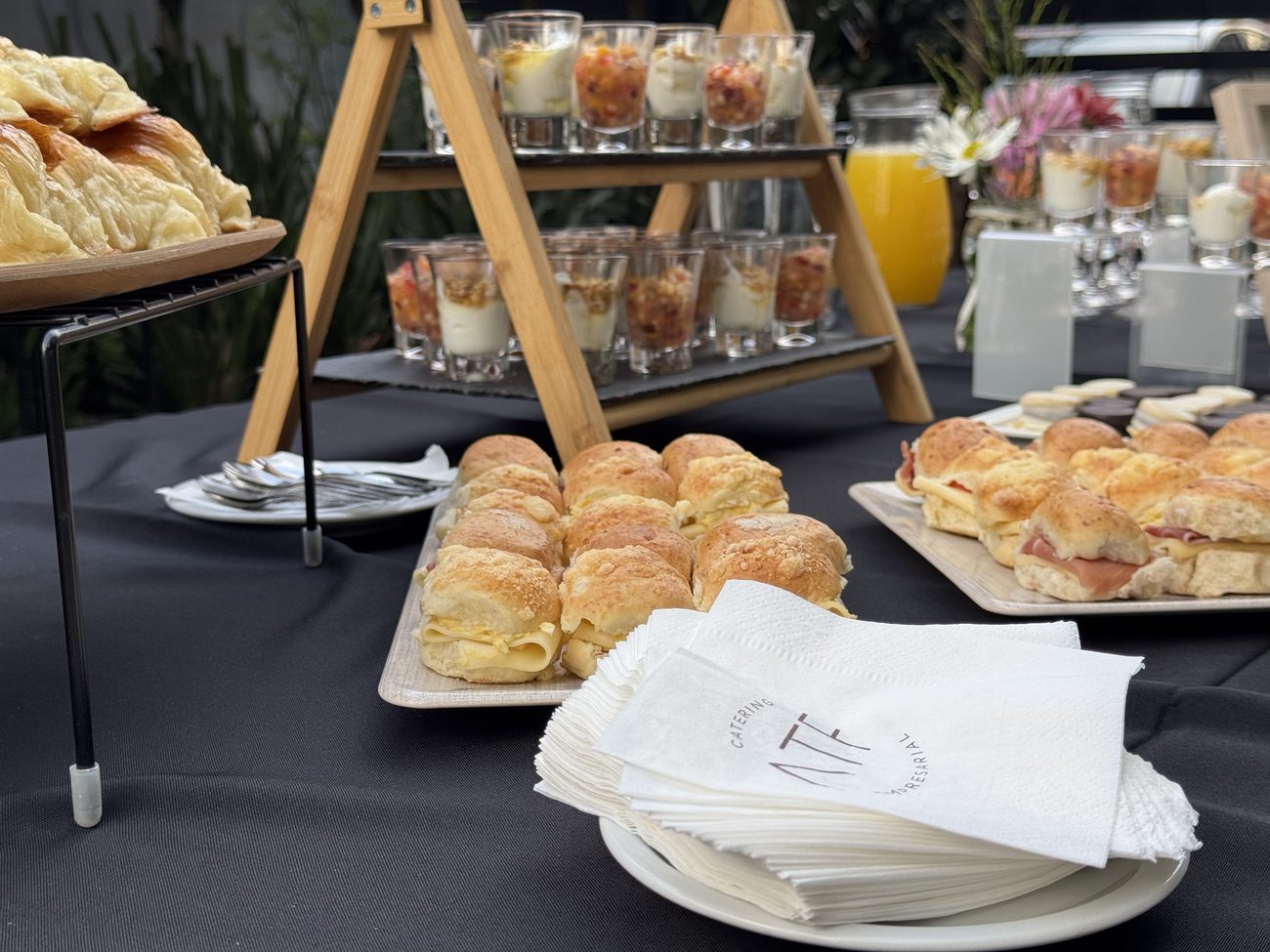 Coffee break con servilletas de marca ATF
